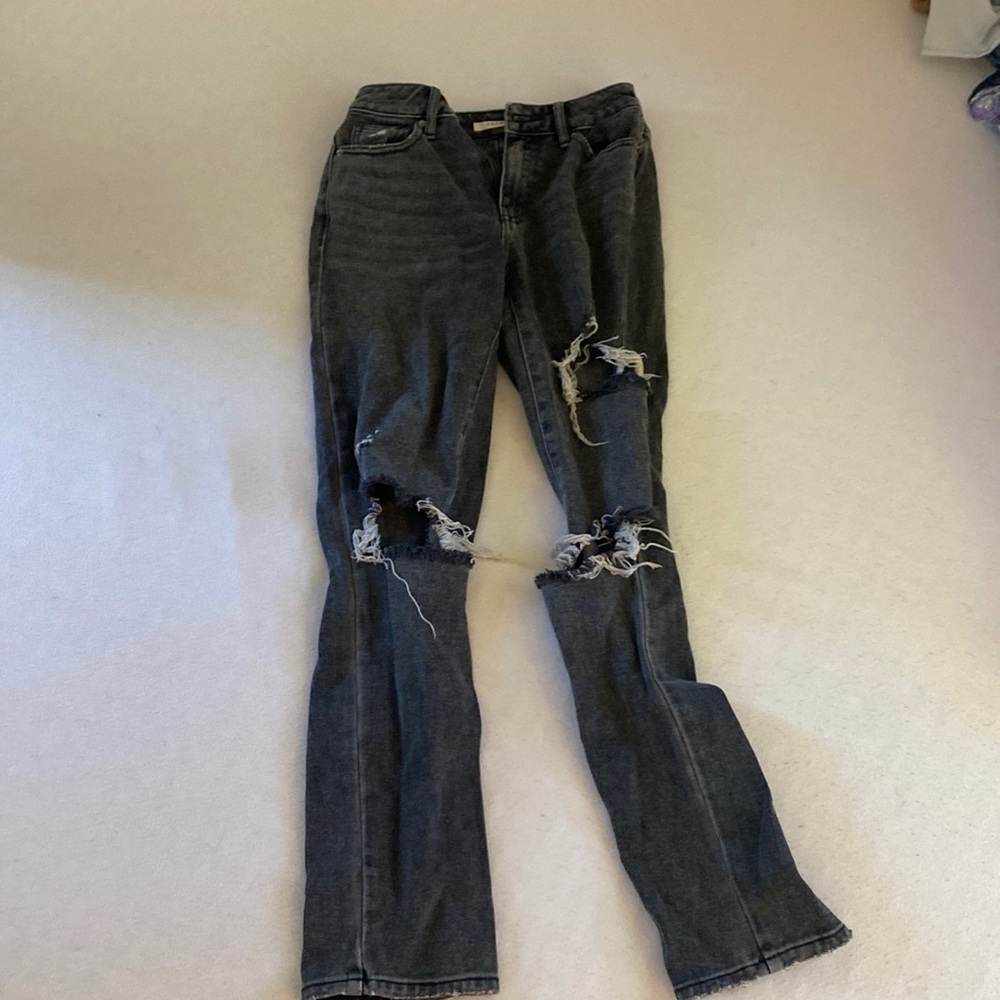 black pacsun jeans with rips